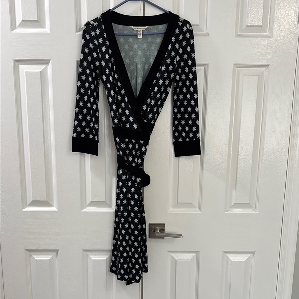 Diane Von Furstenberg Black and Pale Blue Wrap Dress Silk Star Print